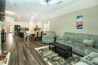 8625 Glenburne Dr in Fort Worth, TX - Building Photo - Building Photo
