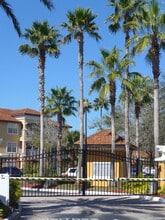 5451 Vineland Rd, Unit 2314 in Orlando, FL - Foto de edificio - Building Photo