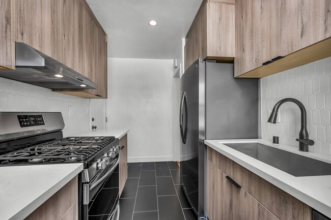 property at 1226 Laurel Ave