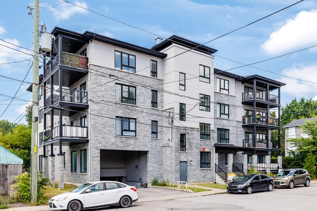 216 73E Av in Laval, QC - Building Photo