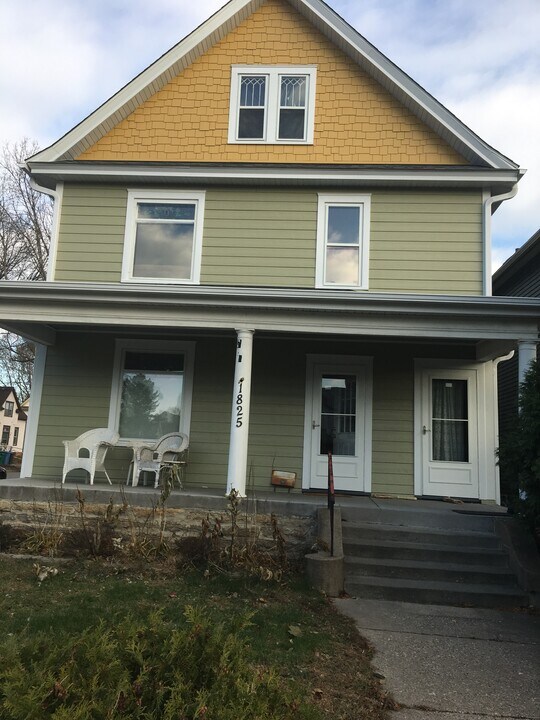 1825 Taylor St NE in Minneapolis, MN - Foto de edificio