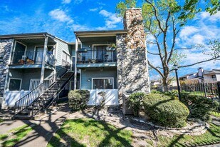 3750 Tanglewilde St in Houston, TX - Building Photo