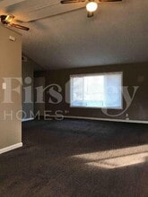 6623 W 16th St in Indianapolis, IN - Foto de edificio - Building Photo