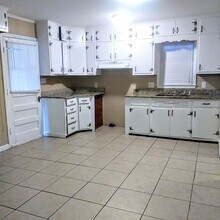 3885 Rhodes Ave in Memphis, TN - Building Photo - Building Photo