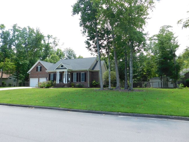 300 Taliaferro Ln in New Bern, NC - Building Photo - Building Photo