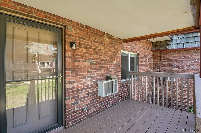 property at 5401 E Warren Ave