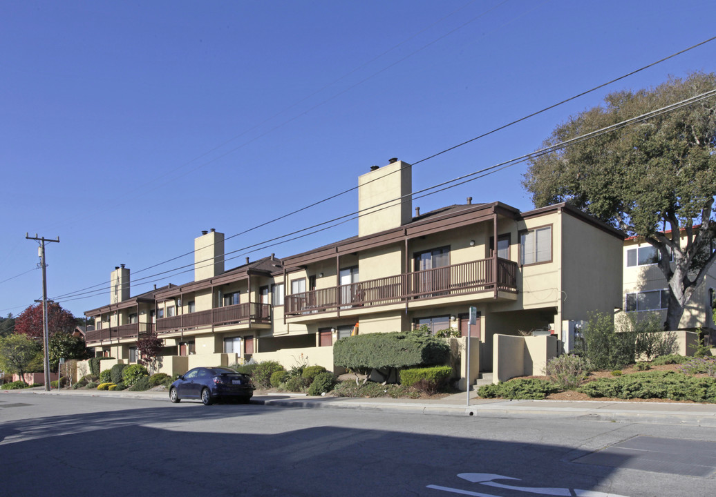 614-644 Via Del Rey St in Monterey, CA - Building Photo