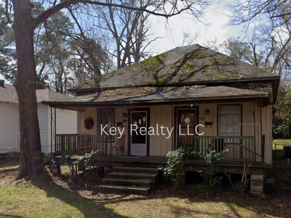 308 1st St in Pineville, LA - Building Photo
