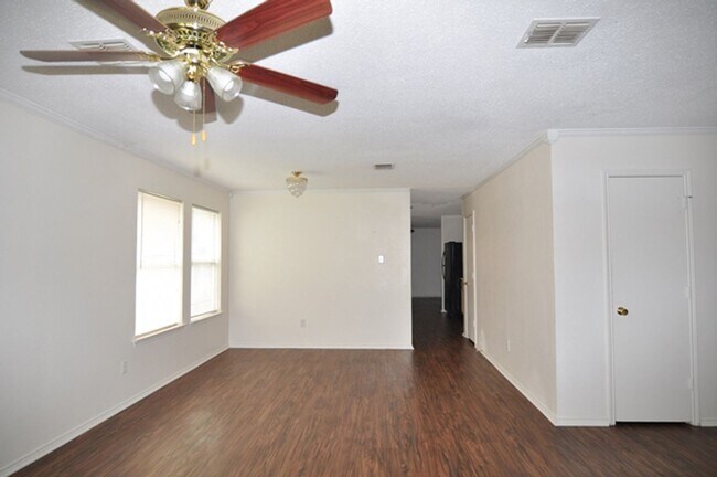 2971 Celian Dr in Grand Prairie, TX - Building Photo - Building Photo
