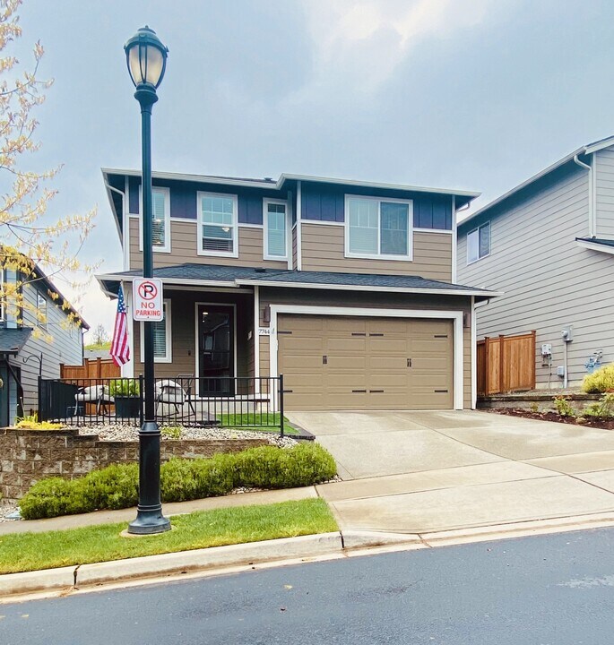 7744 20th Ln SE in Lacey, WA - Building Photo