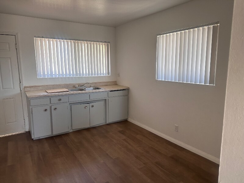 11325 Lawson Ave in Adelanto, CA - Building Photo