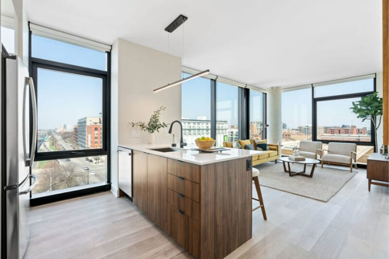 1135 W Van Buren St in Chicago, IL - Building Photo