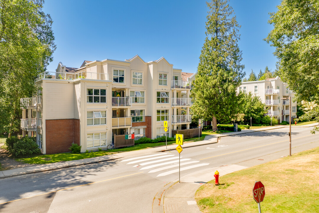 Point Grey Apartments in Vancouver, BC - Building Photo