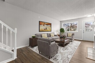 17303 Wilderness Cir SE in Prior Lake, MN - Foto de edificio - Building Photo