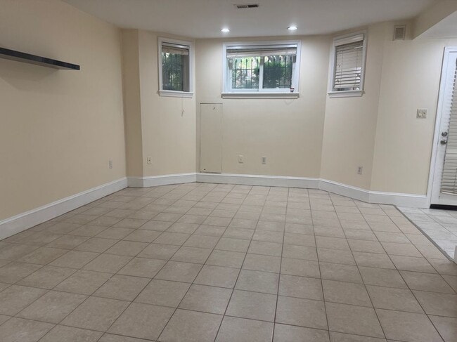 1928 17th St NW in Washington, DC - Foto de edificio - Building Photo