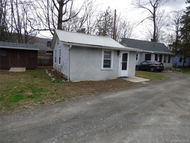 9 Fredericks Rd in Greenwood Lake, NY - Building Photo - Building Photo