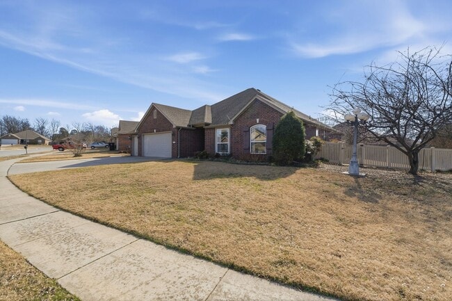 701 E Boston St in Broken Arrow, OK - Building Photo - Building Photo