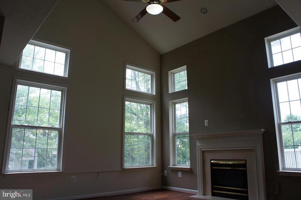 12933 Bridger Dr in Germantown, MD - Building Photo