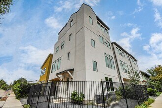 2303 Yupon St in Houston, TX - Building Photo - Building Photo