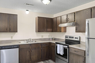 Sandstone Apartments in Manhattan, KS - Foto de edificio - Building Photo