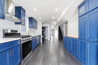 225 Freeman Ave in Jersey City, NJ - Building Photo - Building Photo