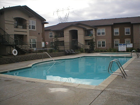 Churchill Downs Apartments in Sacramento, CA - Foto de edificio - Building Photo