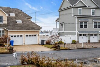658 Driftwood Pl in Toms River, NJ - Building Photo - Building Photo