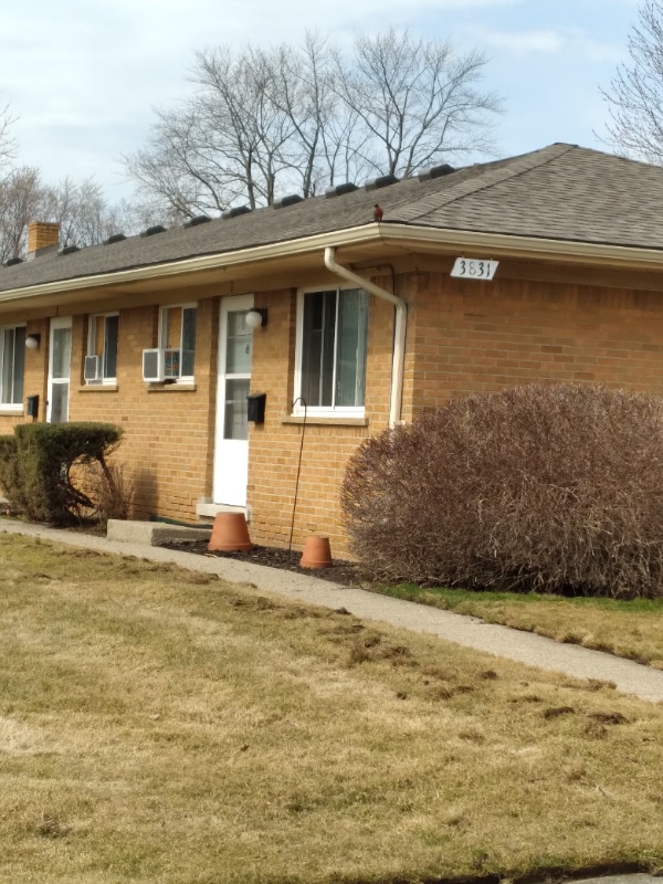 3831 Devon Rd