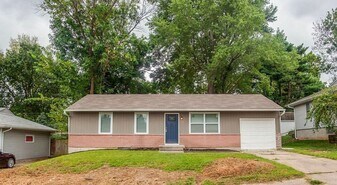 5103 NE 44th Terrace in Kansas City, MO - Building Photo