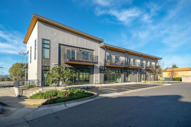 3680 Broad St in San Luis Obispo, CA - Building Photo - Building Photo