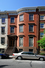 230 W 15th St in New York, NY - Building Photo - Building Photo