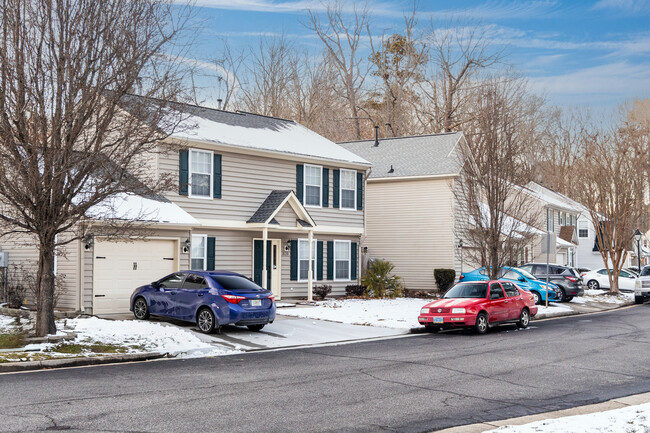 Courthouse Woods Condos in Virginia Beach, VA - Building Photo - Building Photo