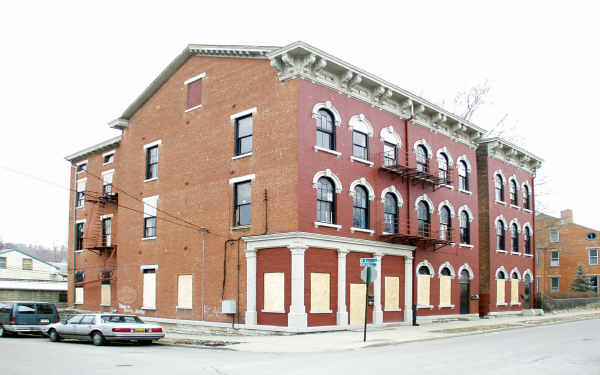 Bakewell Commons in Covington, KY - Foto de edificio - Building Photo