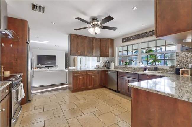 835 Canary Walk in Delray Beach, FL - Building Photo - Building Photo