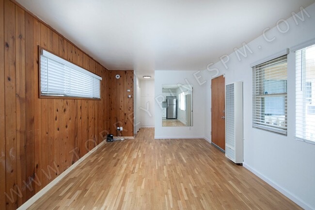 7417 Herschel Ave in San Diego, CA - Building Photo - Building Photo