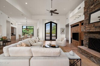 9889 E Hidden Valley Rd in Scottsdale, AZ - Building Photo - Building Photo