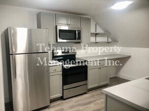 1037 Johnson St in Red Bluff, CA - Building Photo - Building Photo