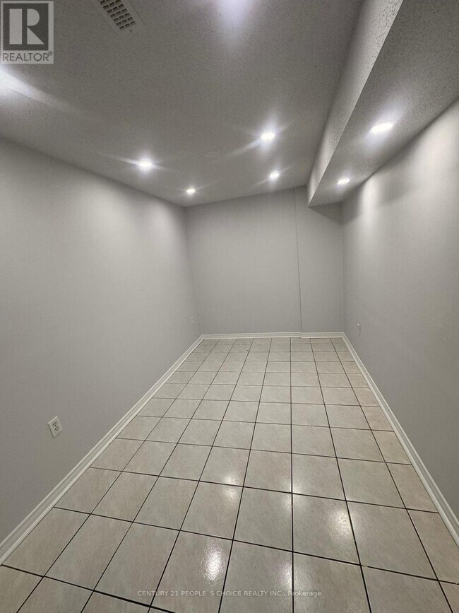 3 Chapparal Dr in Brampton, ON - Building Photo - Building Photo