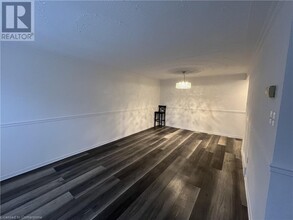 293 Marengo Ct in Waterloo, ON - Building Photo - Building Photo