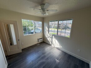 1055 54th St in Sacramento, CA - Building Photo - Building Photo