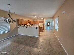 16036 W Custer Ln in Surprise, AZ - Foto de edificio - Building Photo