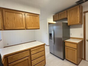 4534 SW Pasadena St in Portland, OR - Building Photo - Building Photo