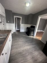 13303 Southview Ave in Cleveland, OH - Building Photo - Building Photo