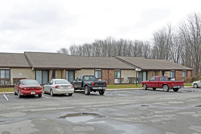 Richmond Manor Apartments in Richmond Township, MI - Building Photo - Building Photo