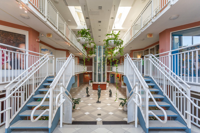 Commodore Inn The Grove in Coconut Grove, FL - Building Photo - Lobby