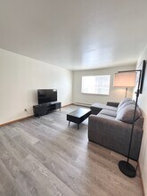 1512 Lake Elmo Dr, Unit 2 in Billings, MT - Building Photo - Building Photo