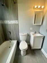 1852 W 58th St in Chicago, IL - Building Photo - Building Photo