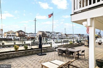 536 W Montgomery Ave in Wildwood, NJ - Building Photo - Building Photo