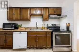 175-175 Trudelle St in Toronto, ON - Building Photo - Building Photo