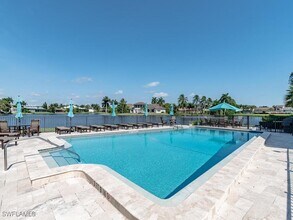 4180 Crayton Rd in Naples, FL - Building Photo - Building Photo